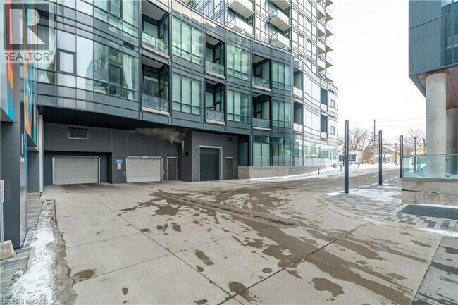 Photo du bâtiment - 100 Garment St