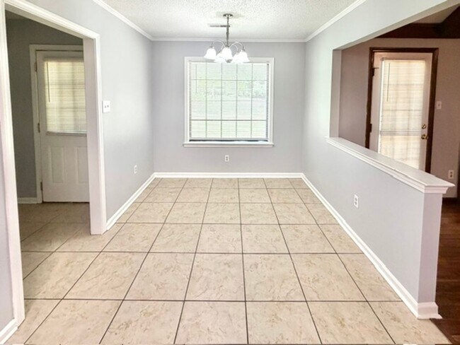 Foto del edificio - 8660 Edney Ridge Dr