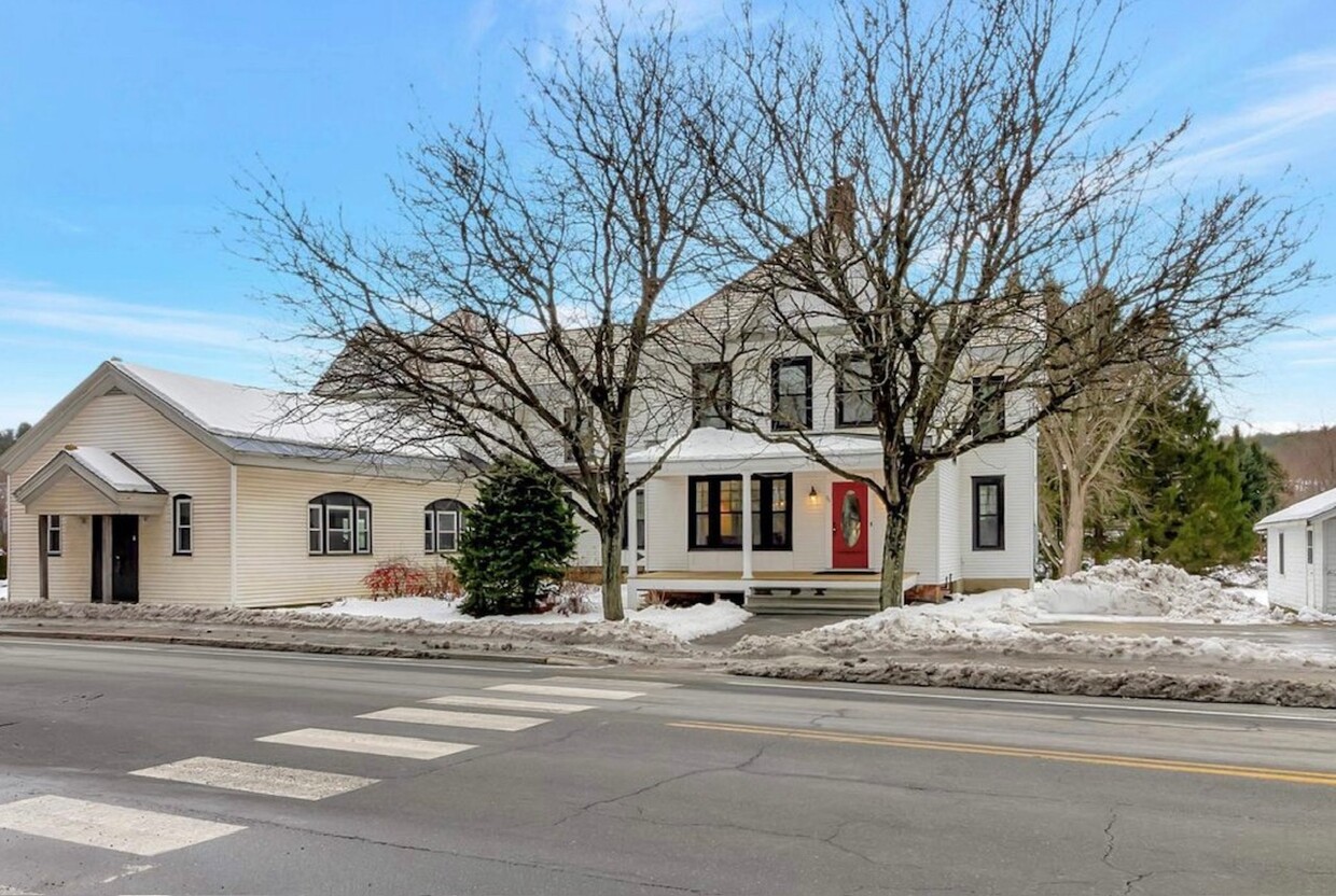 Foto principal - 96 S Main St