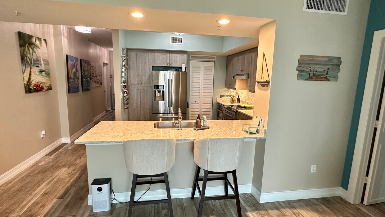 Photo - 3000 Oasis Grand Blvd (Fort Myers, FL)