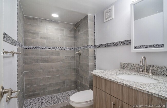 Foto del edificio - 2111 NW 55th Ave