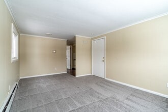 Building Photo - 2668 Sheridan Dr
