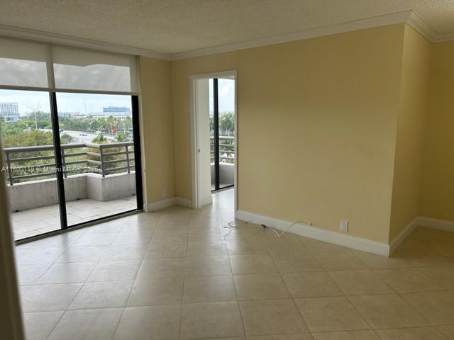 Foto del edificio - 3300 NE 191st St