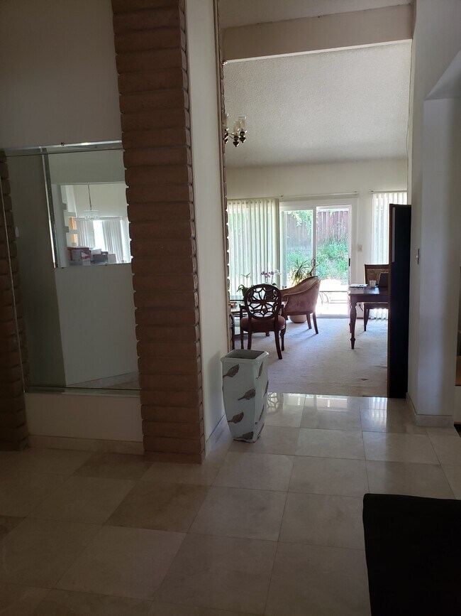 Foto del edificio - 6874 Villagewood Way