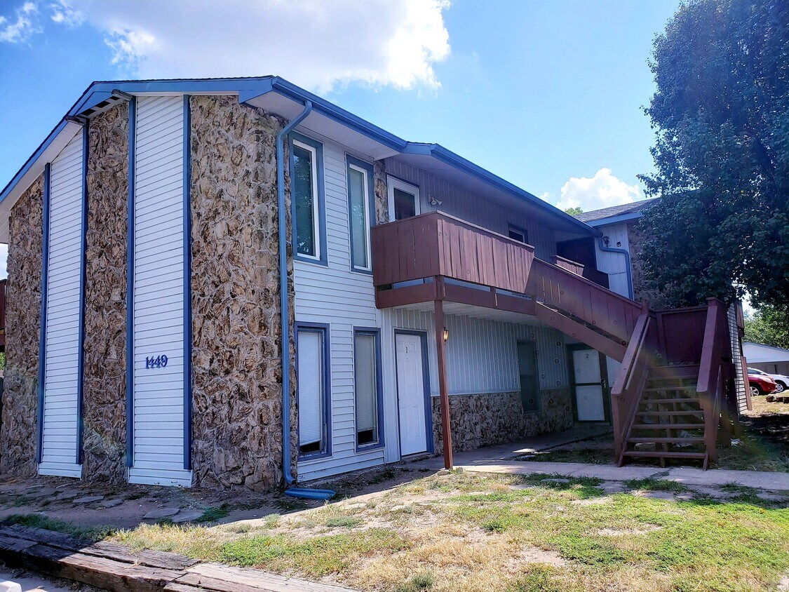 Primary Photo - 1449 N Smith Ct
