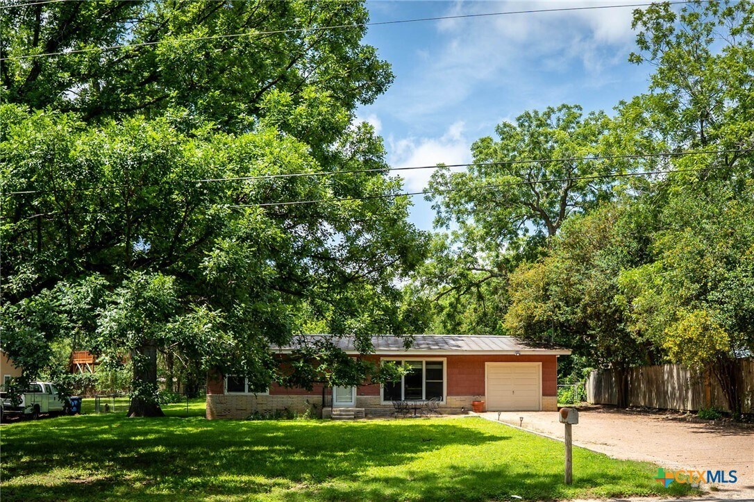 Foto principal - 2052 Gruene Rd