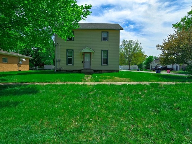 Building Photo - Charming 5 Bedroom Home in Aledo with Mode...