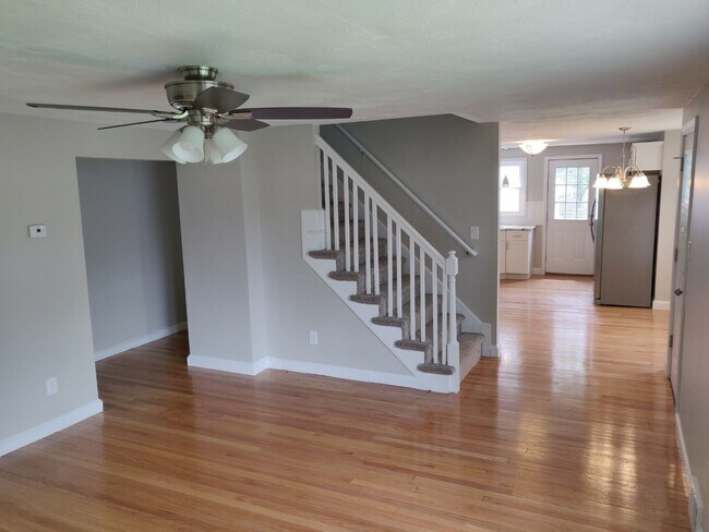 Foto del edificio - 5 Bedroom Home for Rent in Sixteen Acres