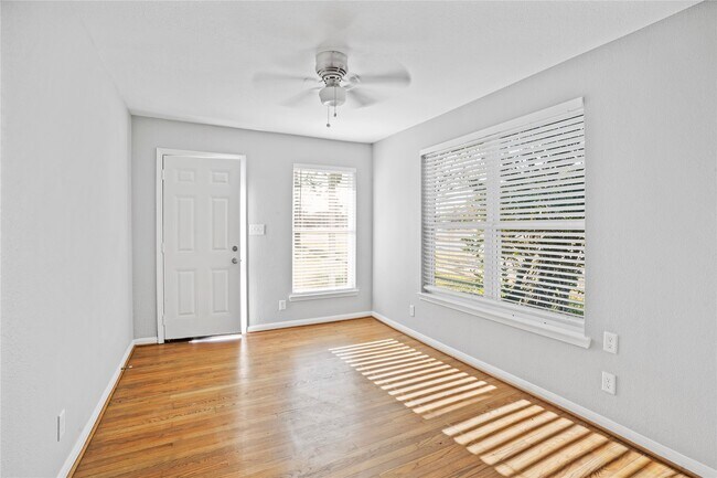 Foto del edificio - 819 S Oak St