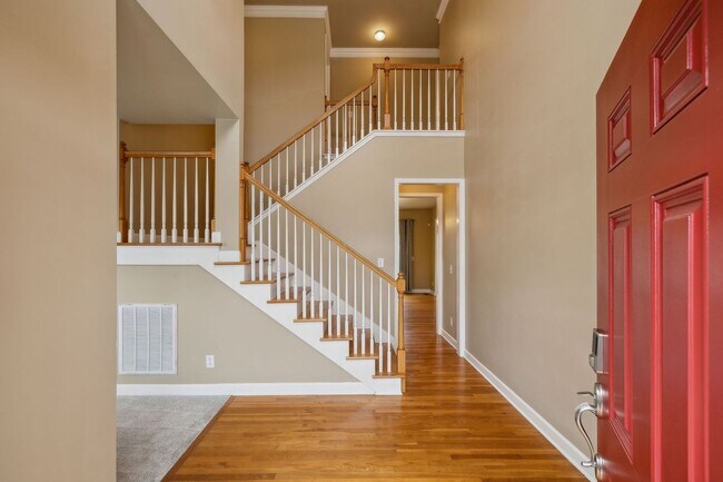 Building Photo - Immaculate 4-bedroom, 2.5-bath home in the...
