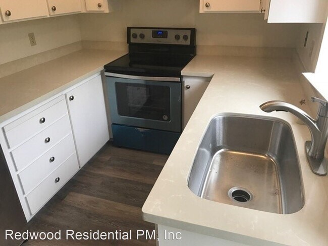 Building Photo - 2 br, 1.5 bath Apartment - 1315 Gold Way