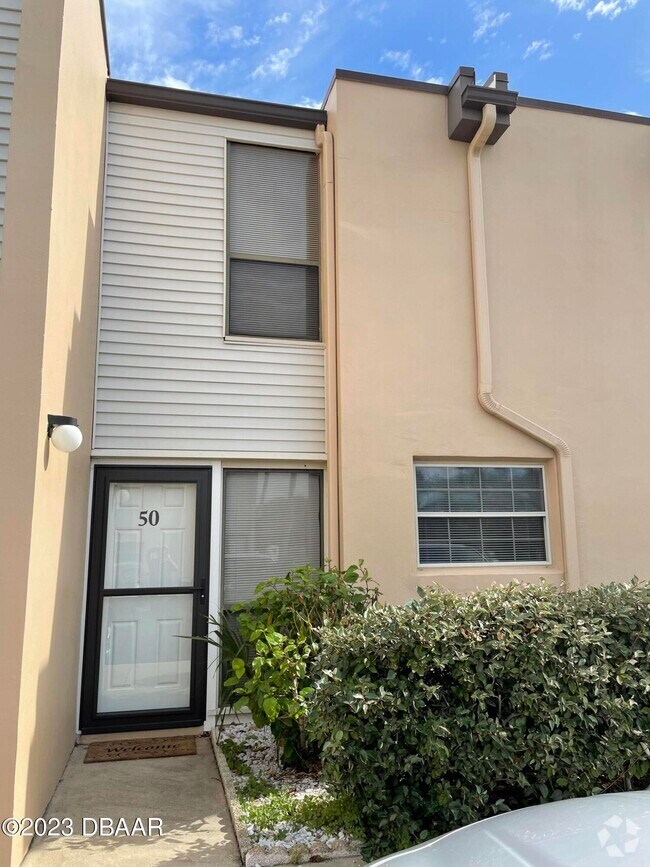 Coquina Key Apartments for Rent with a Swimming Pool Ormond Beach, FL