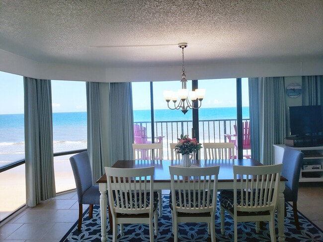 Building Photo - 4110 Island Dr