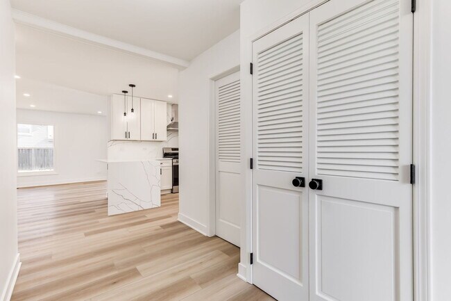 Foto del edificio - 1225 Radcliffe Rd