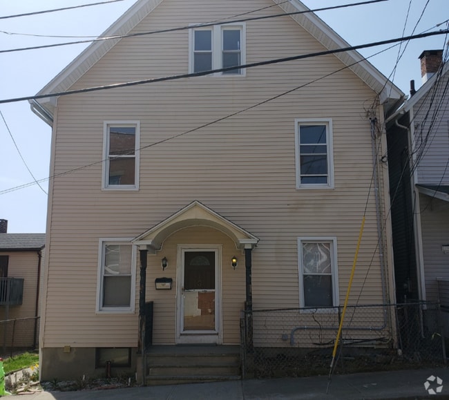 Building Photo - 10 6th St