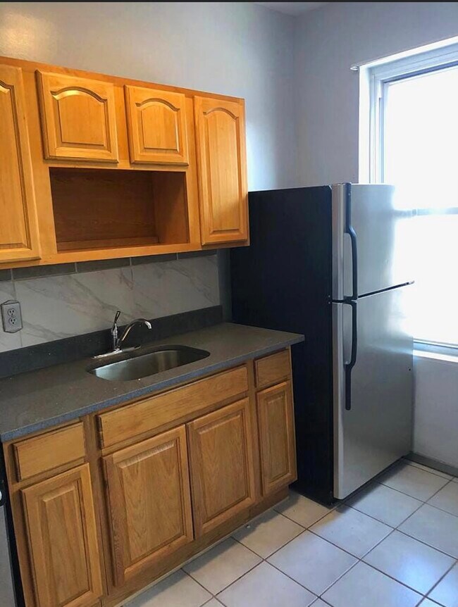 Building Photo - 1078 Rogers Ave