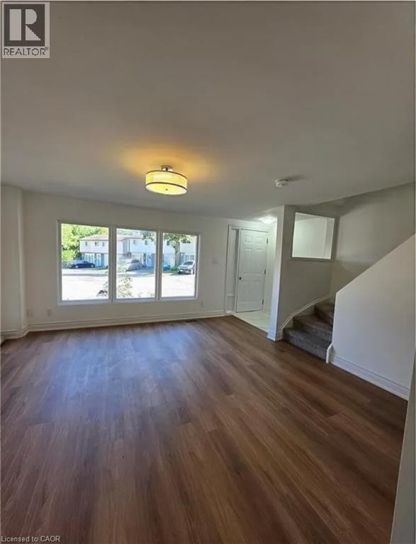 Building Photo - 511 Parkview Crescent