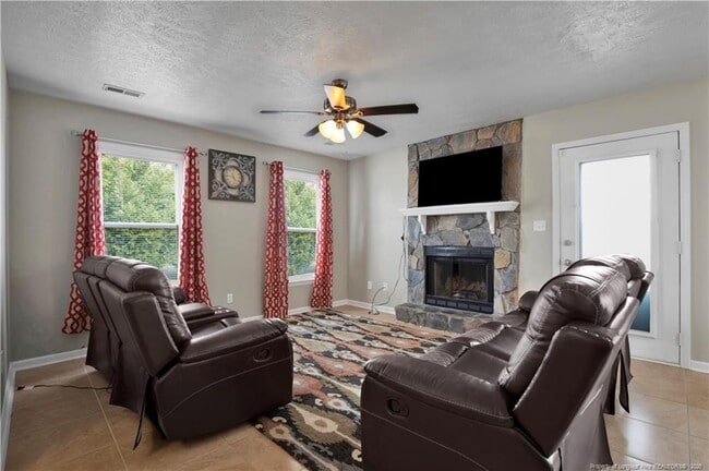 Building Photo - 300 Riverwind Dr