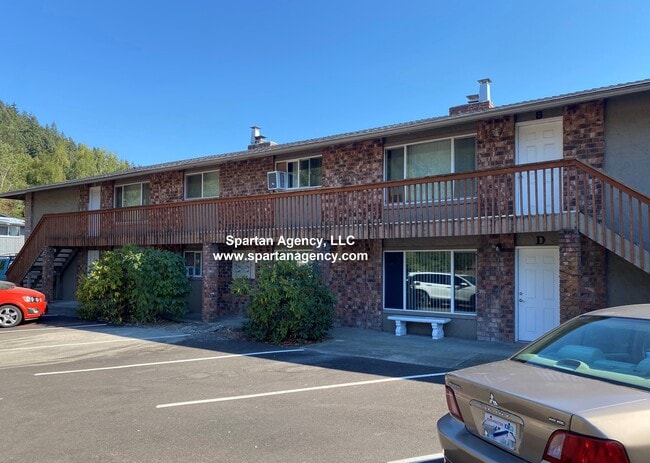 Building Photo - 15818 Elm St E