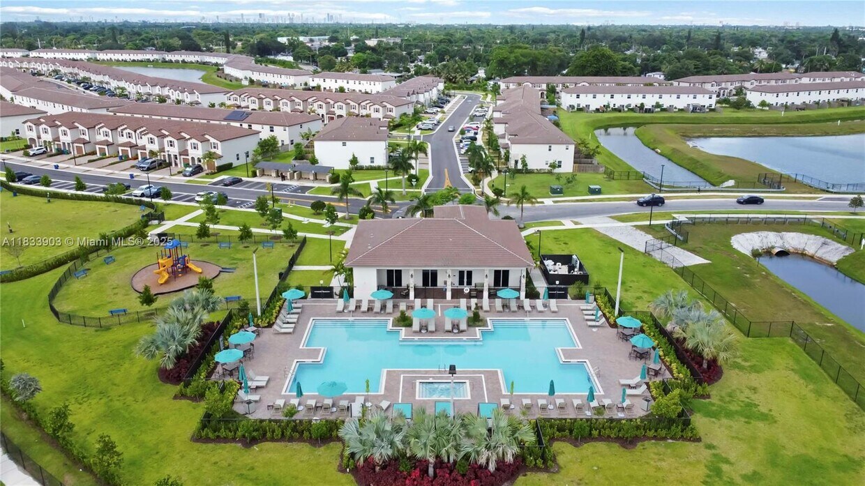 Foto principal - 12917 NW 23rd Pl