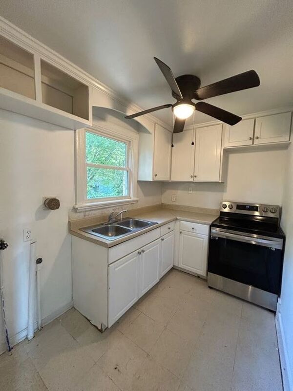 Foto del edificio - 3913 Larchmont Ln