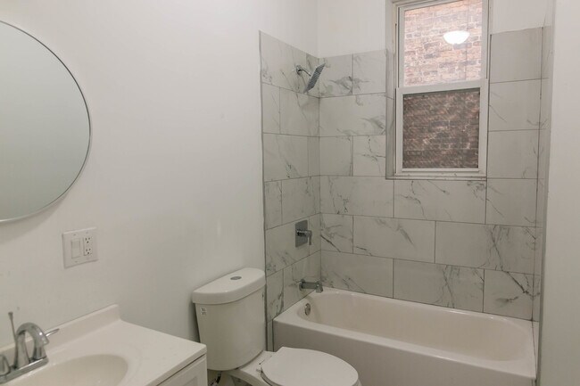 Foto del edificio - 3406 W Lexington St