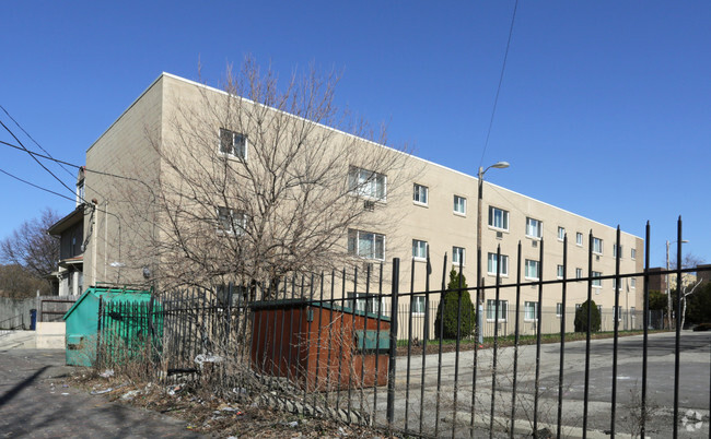 Exterior Photo - 28 West Apartments List