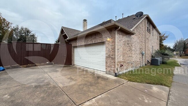 Building Photo - 3256 Clearfork Trail