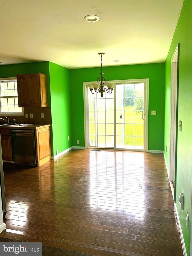 Building Photo - 116 Deer Path Ln