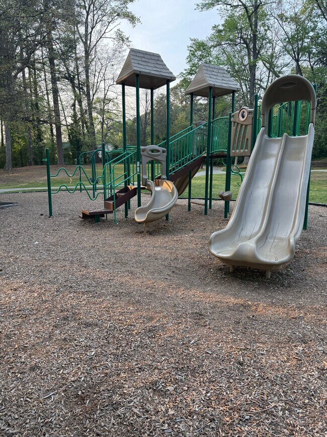 Foto del edificio - 2591 Avery Park Cir