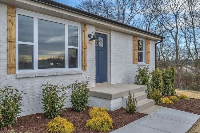 Foto del edificio - Beautiful Remodeled Ranch House in Madison