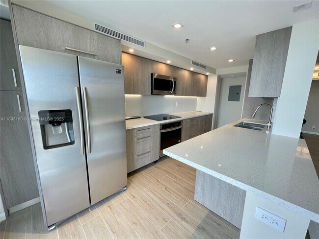 Foto del edificio - 290 174th St St