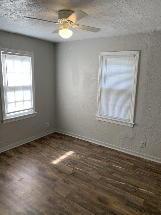 Foto del edificio - 1904 E Madison St