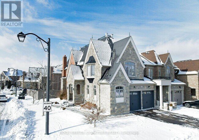 Photo du bâtiment - 54 Spring Hill Dr