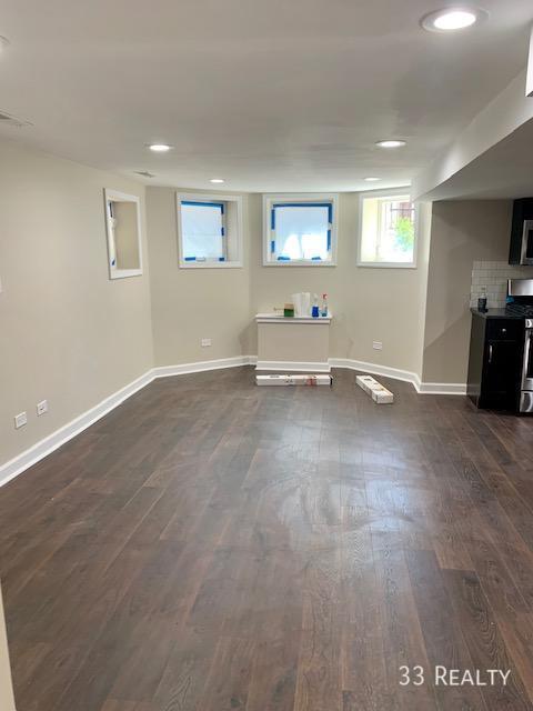Building Photo - Renovated 2 bedroom 2 bath garden unit