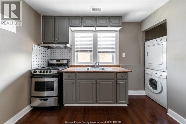 Building Photo - 1362 Parent Ave