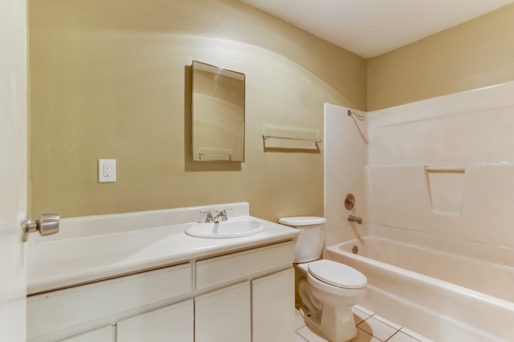 Interior - Fairmount Avenue Apartments