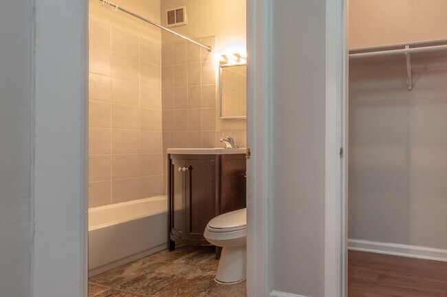 Foto del edificio - 5511 N Kenmore Ave