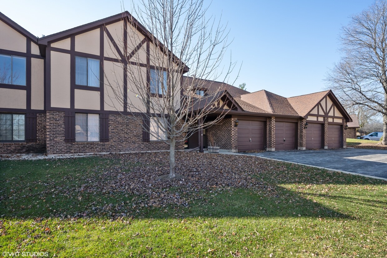 Primary Photo - 1704 Lakecliffe Dr