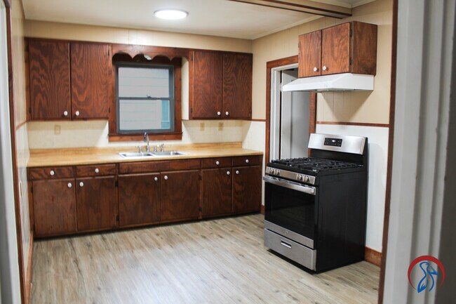 Building Photo - 410 Browning Ave