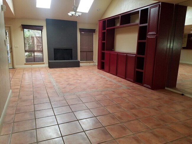 Foto del edificio - 1400 Pebble Ct