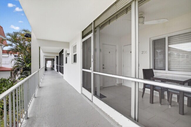 Foto del edificio - 581 Blue Heron Dr