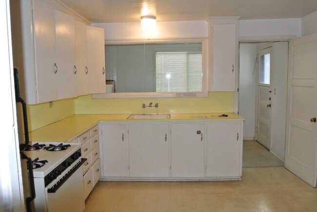 Building Photo - 318 NW 15th St