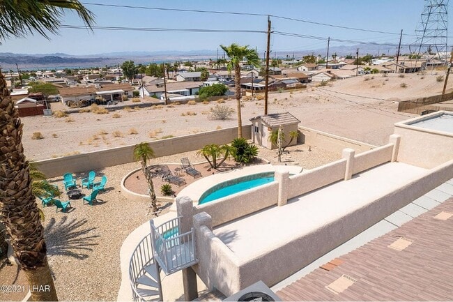 Foto del edificio - PENDING APP! Longterm Unfurnished Home