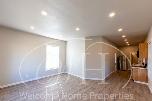Foto del edificio - Newly Remodeled 1 Bedroom with an Office