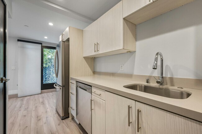 Building Photo - 483 Washington Boulevard, Unit 108