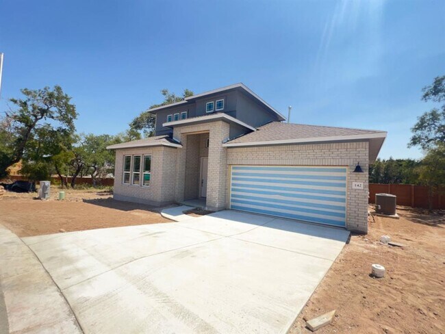 Foto del edificio - 142 Revere Dr