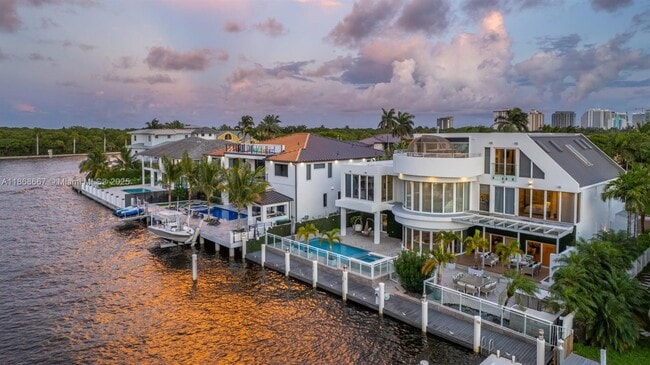 Building Photo - 1319 Seminole Dr