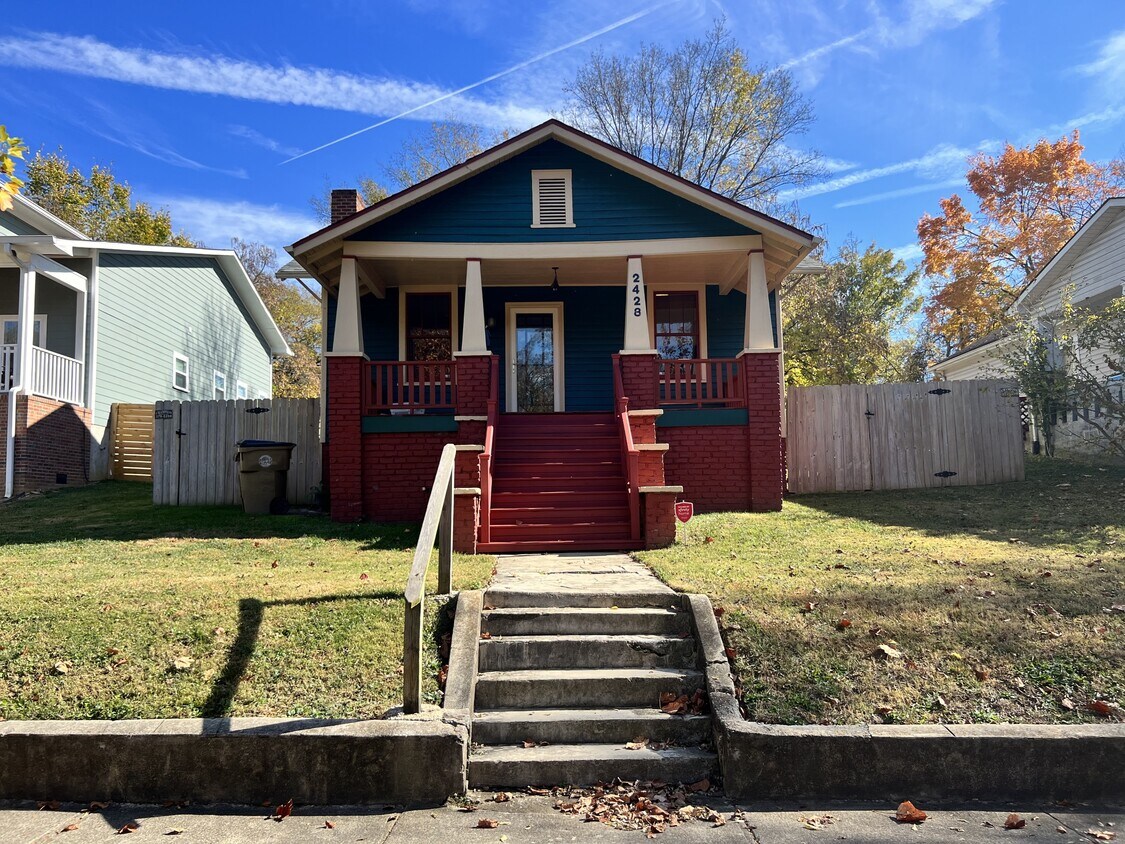 Foto principal - 2428 Jefferson Ave