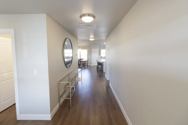 Foto del edificio - Be the first one to RENT this home! 3 bedrooms, 2 bathrooms, SINGLE LEVEL home with beautiful Lan...